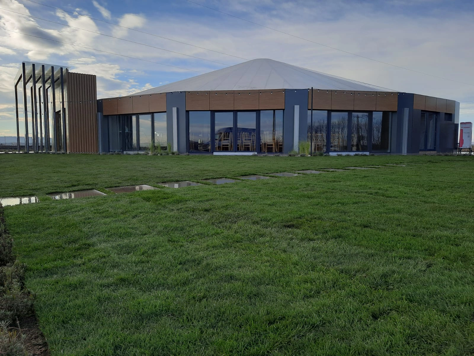 Proiectare si implementare proiecte de gradinarit si peisagistica urbana pentru spatii comerciale in Suceava si imprejurimi